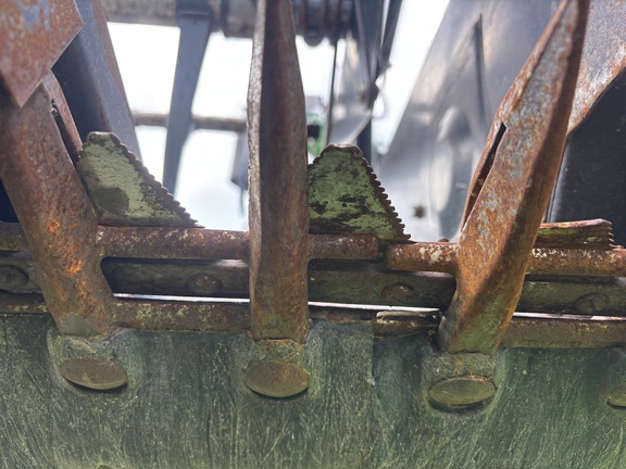 2011 MacDon FD70-40 Header Combine