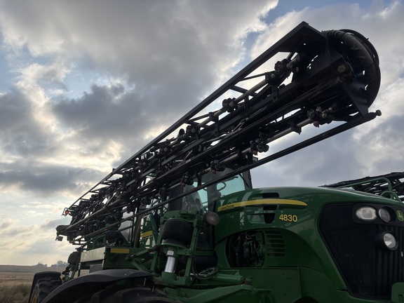 2009 John Deere 4830 Sprayer/High Clearance