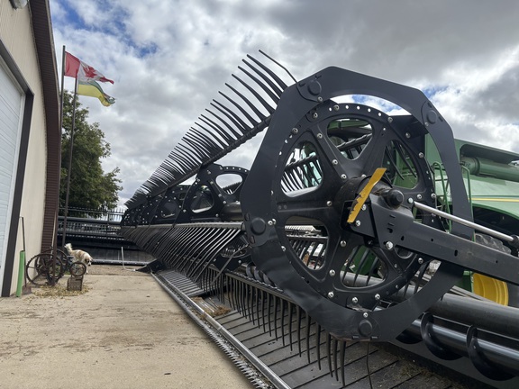 2020 MacDon FD140 Header Combine