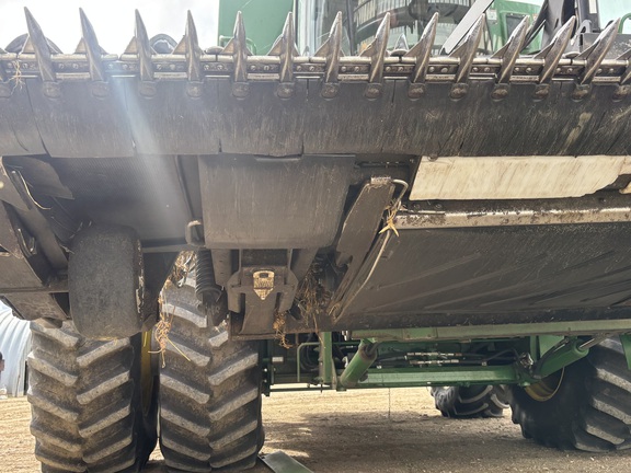 2020 MacDon FD140 Header Combine