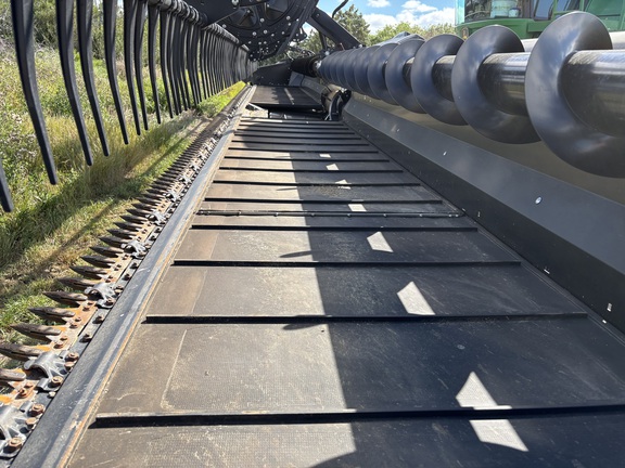 2021 MacDon FD140 Header Combine