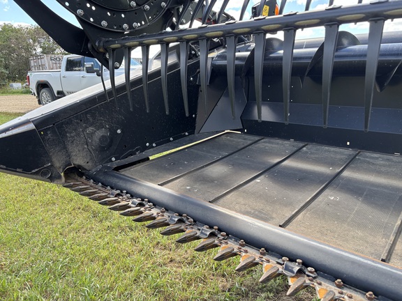 2021 MacDon FD140 Header Combine