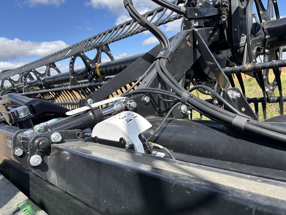 2021 MacDon FD140 Header Combine