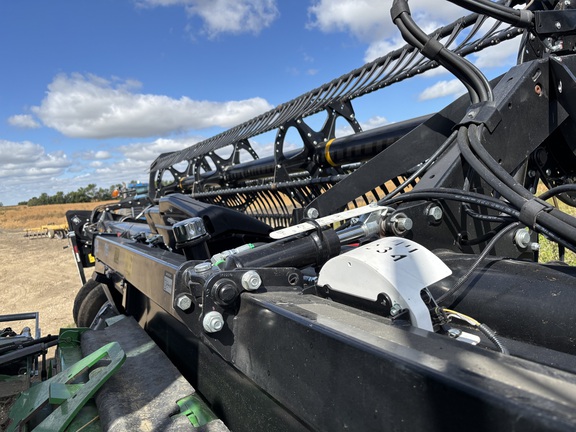 2021 MacDon FD140 Header Combine