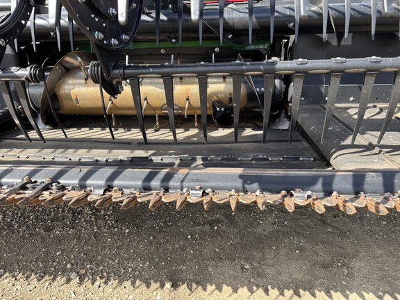 2021 MacDon FD140 Header Combine