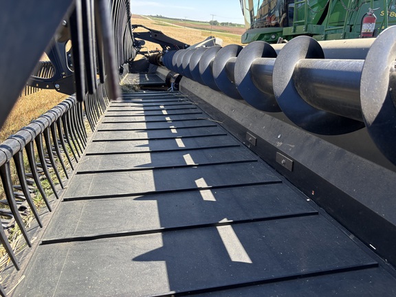 2022 MacDon FD140 Header Combine