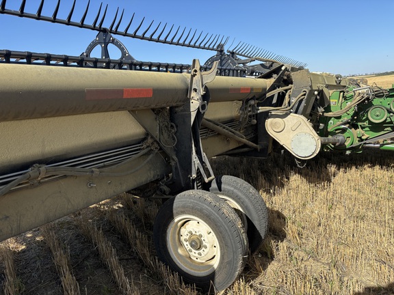 2015 MacDon FD75-40 Header Combine