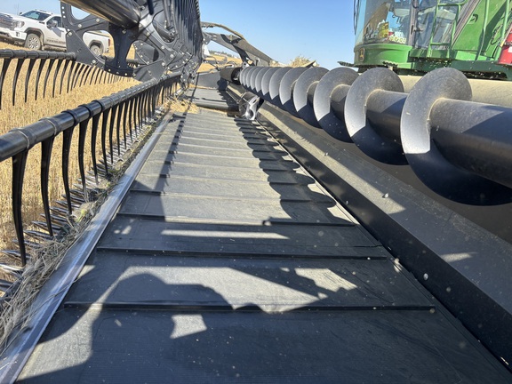 2015 MacDon FD75-40 Header Combine