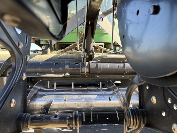 2015 MacDon FD75-40 Header Combine