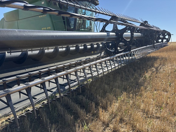 2015 MacDon FD75-40 Header Combine