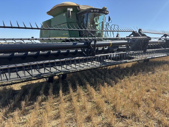 2015 MacDon FD75-40 Header Combine