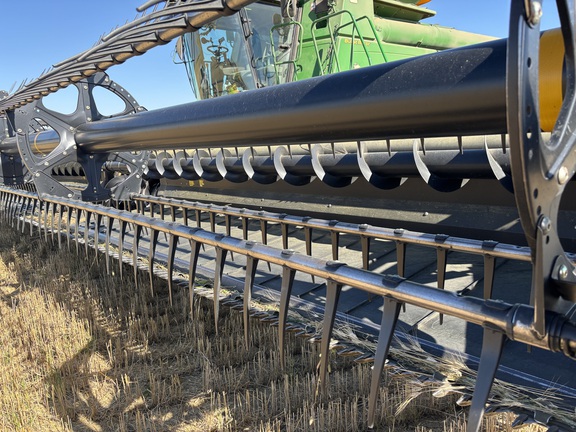 2015 MacDon FD75-40 Header Combine