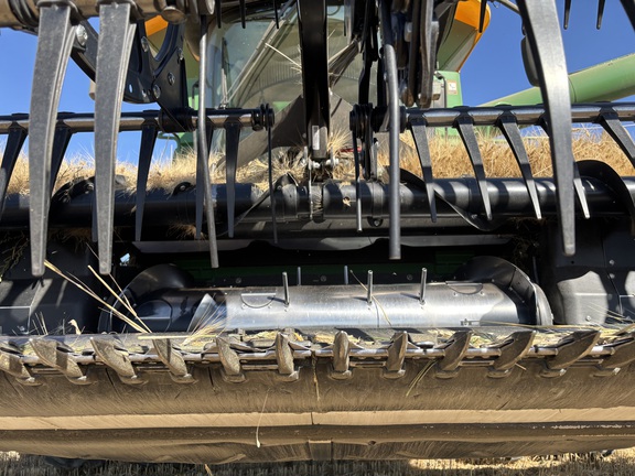 2020 MacDon FD140 Header Combine