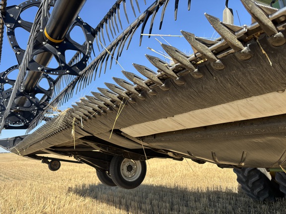 2020 MacDon FD140 Header Combine