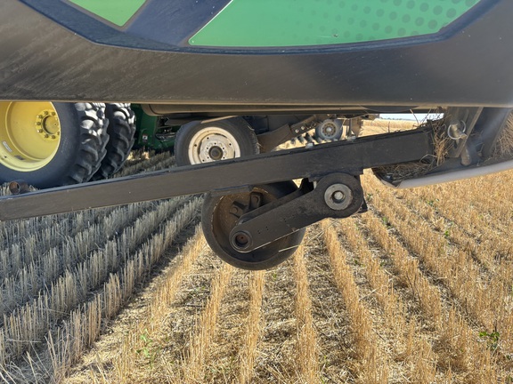 2020 MacDon FD140 Header Combine