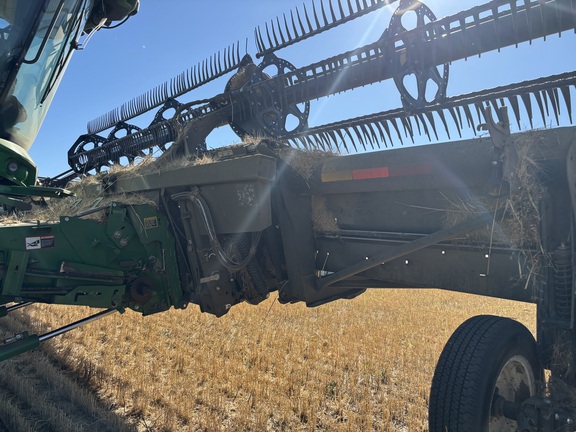 2020 MacDon FD140 Header Combine
