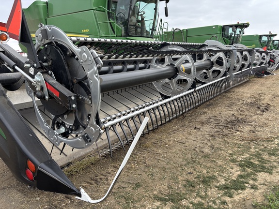 2022 MacDon FD240 Header Combine