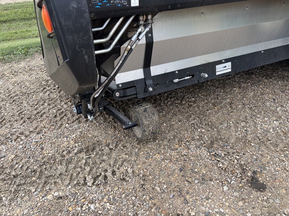 2022 MacDon FD240 Header Combine