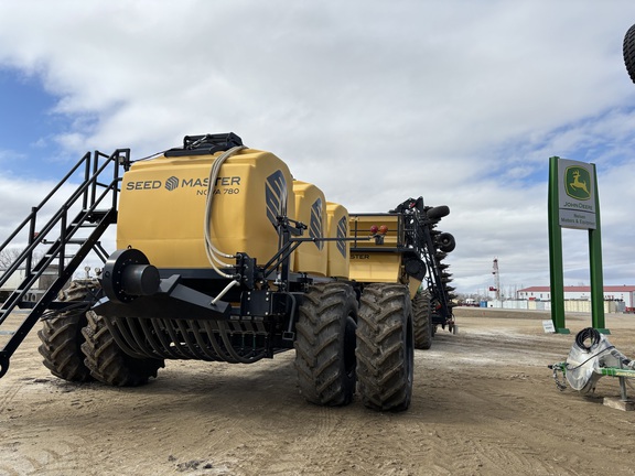 2017 Seed Master 8012/ Nova 780 Air Seeder