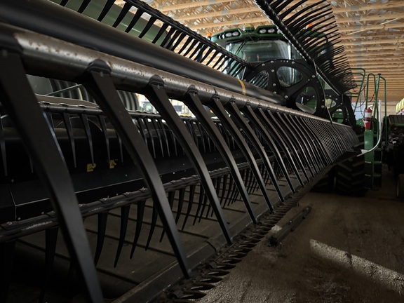 2020 MacDon FD140 Header Combine