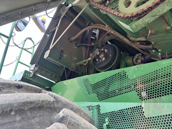 2015 John Deere S680 Combine