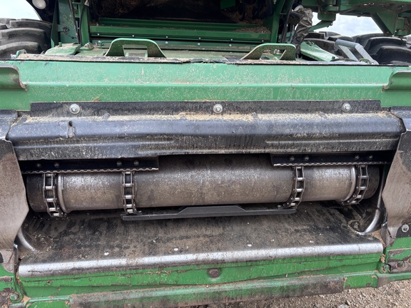 2015 John Deere S680 Combine