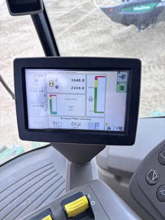 2015 John Deere S680 Combine