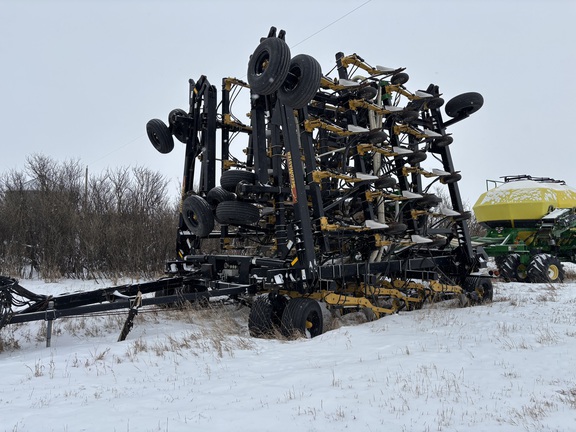2012 Seed Master 7012 W/JD 1910 Air Seeder
