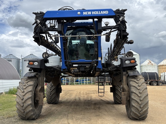 2014 New Holland SP.333F Sprayer/High Clearance