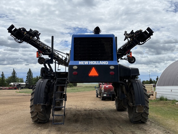 2014 New Holland SP.333F Sprayer/High Clearance