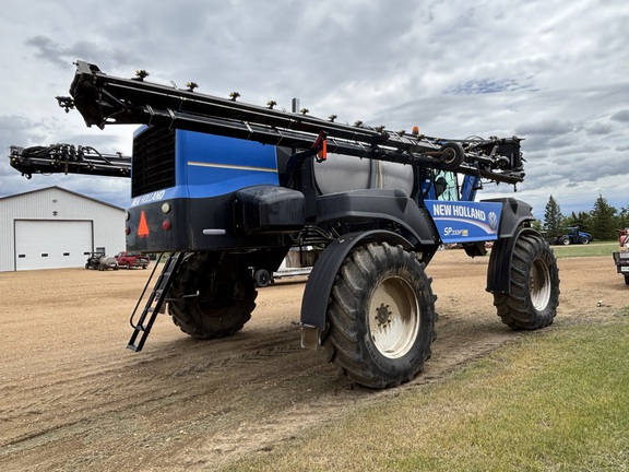2014 New Holland SP.333F Sprayer/High Clearance