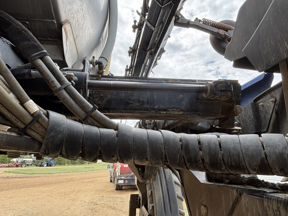 2014 New Holland SP.333F Sprayer/High Clearance