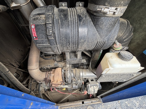 2014 New Holland SP.333F Sprayer/High Clearance