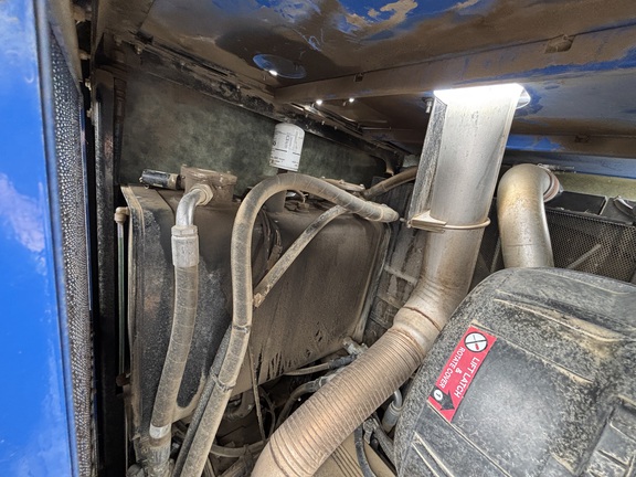 2014 New Holland SP.333F Sprayer/High Clearance