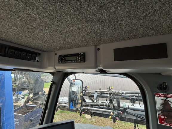 2014 New Holland SP.333F Sprayer/High Clearance