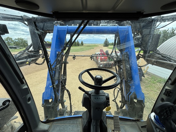2014 New Holland SP.333F Sprayer/High Clearance