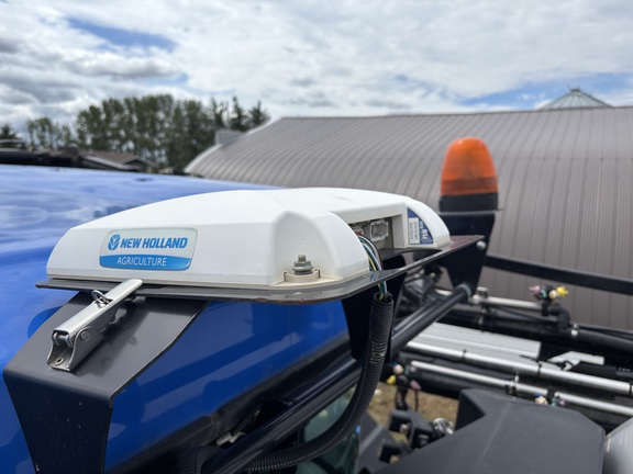 2014 New Holland SP.333F Sprayer/High Clearance