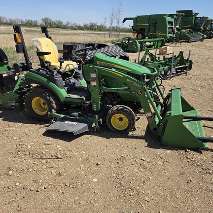 2022 John Deere 1025R Tractor Compact