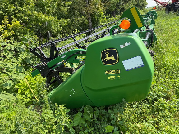 2011 John Deere 635D Header Combine