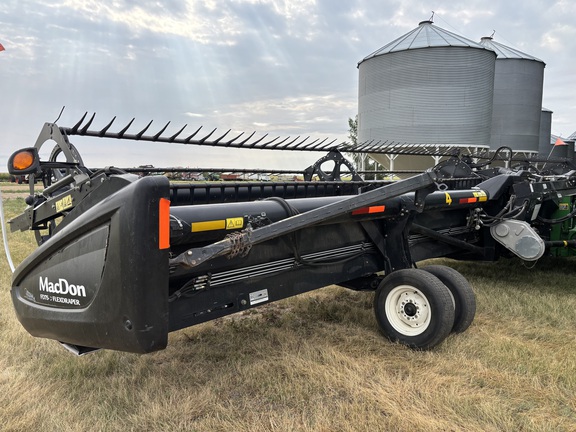 2015 MacDon FD75-45 Header Combine