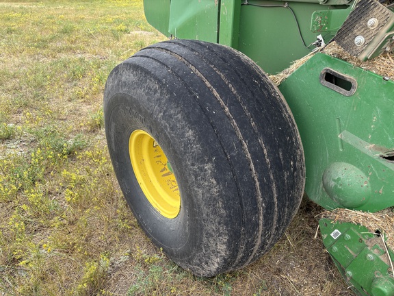 2017 John Deere 569 Premium Baler/Round