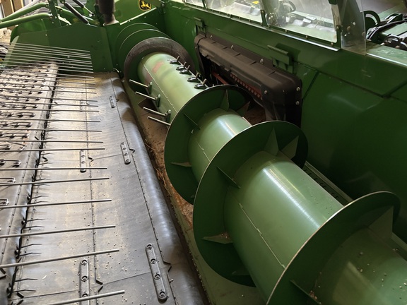 2011 John Deere 615P Header Combine