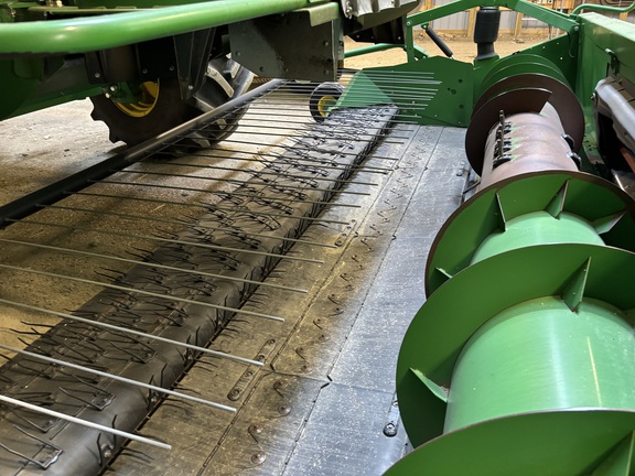 2011 John Deere 615P Header Combine
