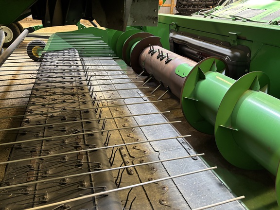 2011 John Deere 615P Header Combine