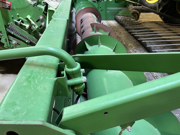2011 John Deere 615P Header Combine