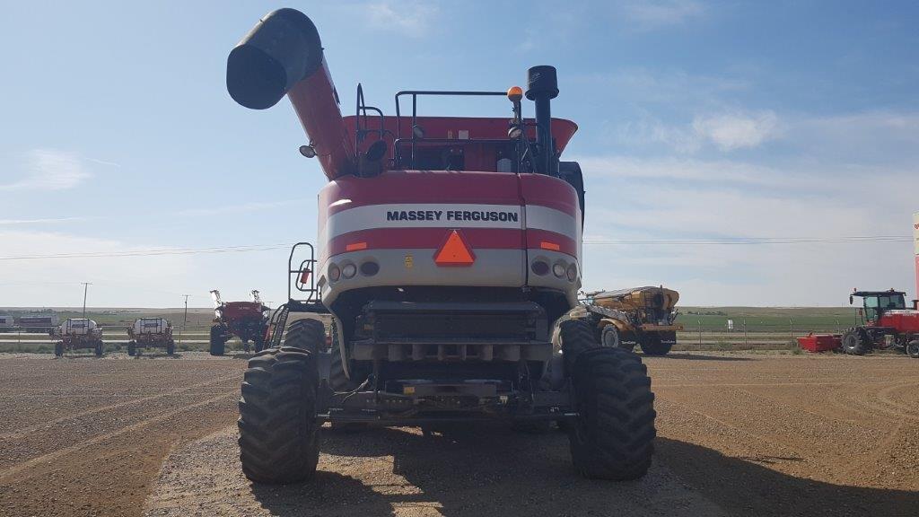 2009 Massey Ferguson 9895 Combine