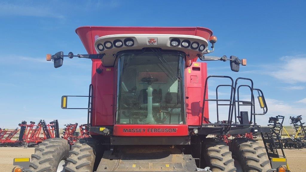 2009 Massey Ferguson 9895 Combine