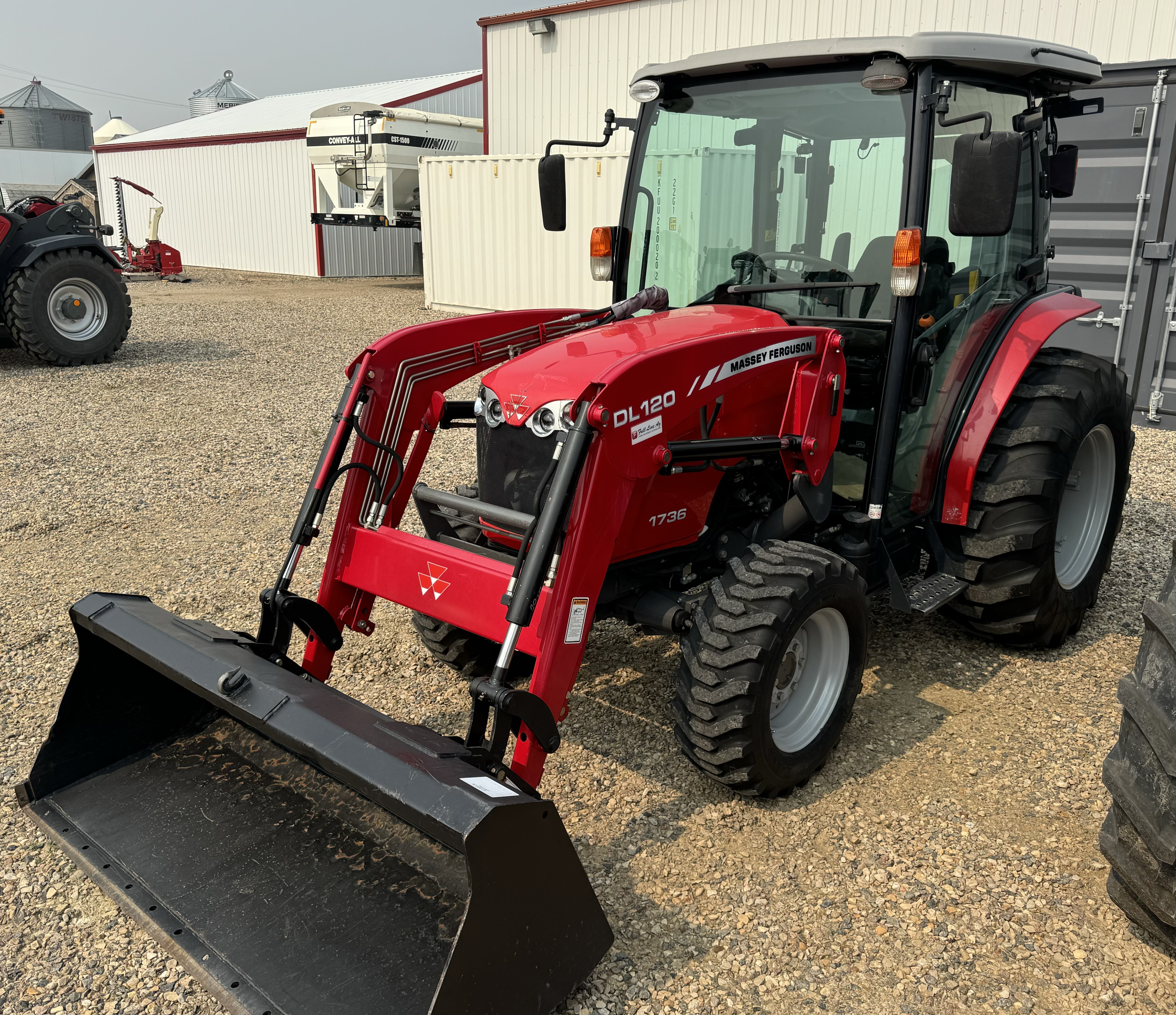 2014 Massey Ferguson 1736 Tractor