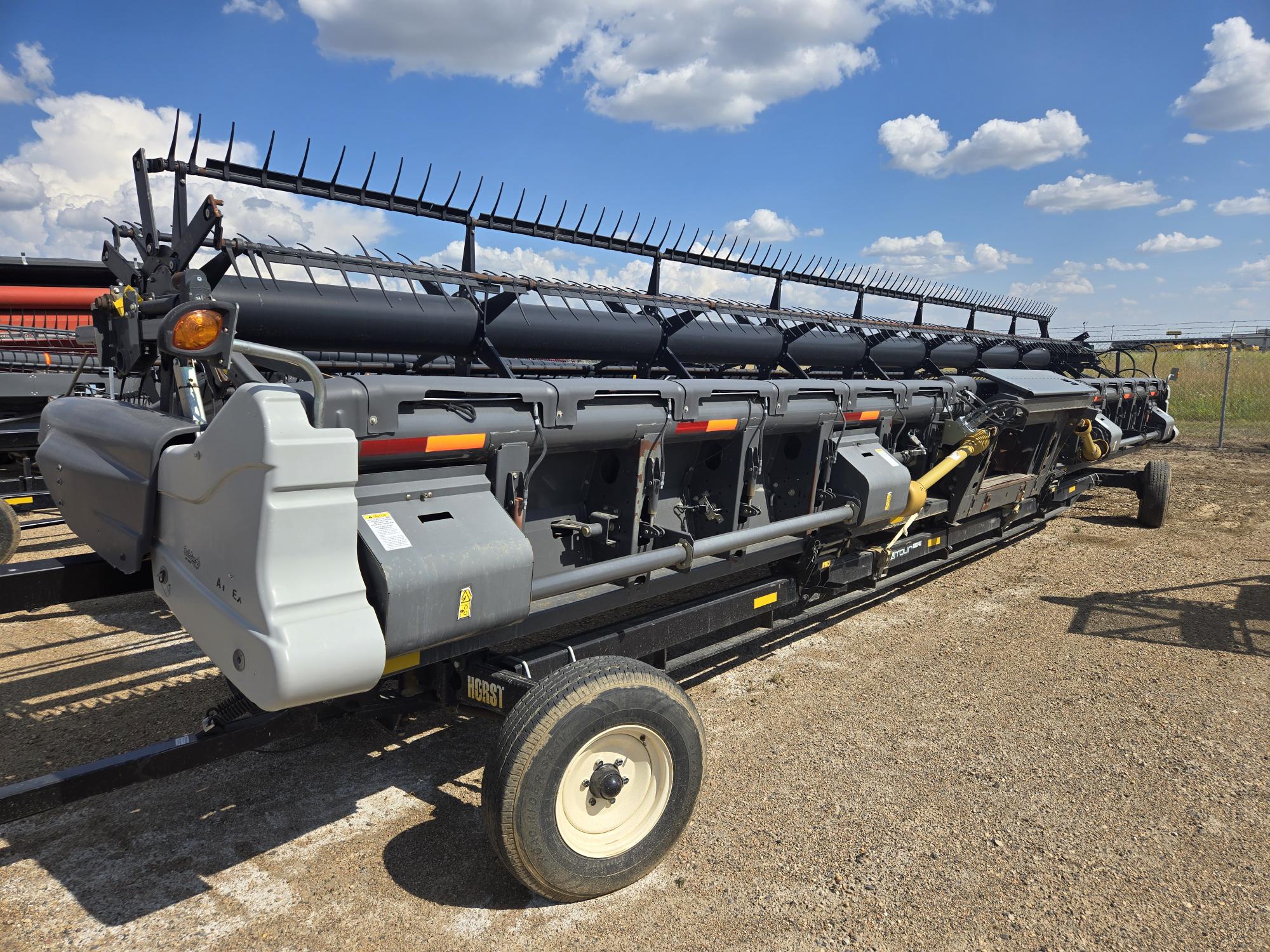 2013 Massey Ferguson 9250-40 Header Combine