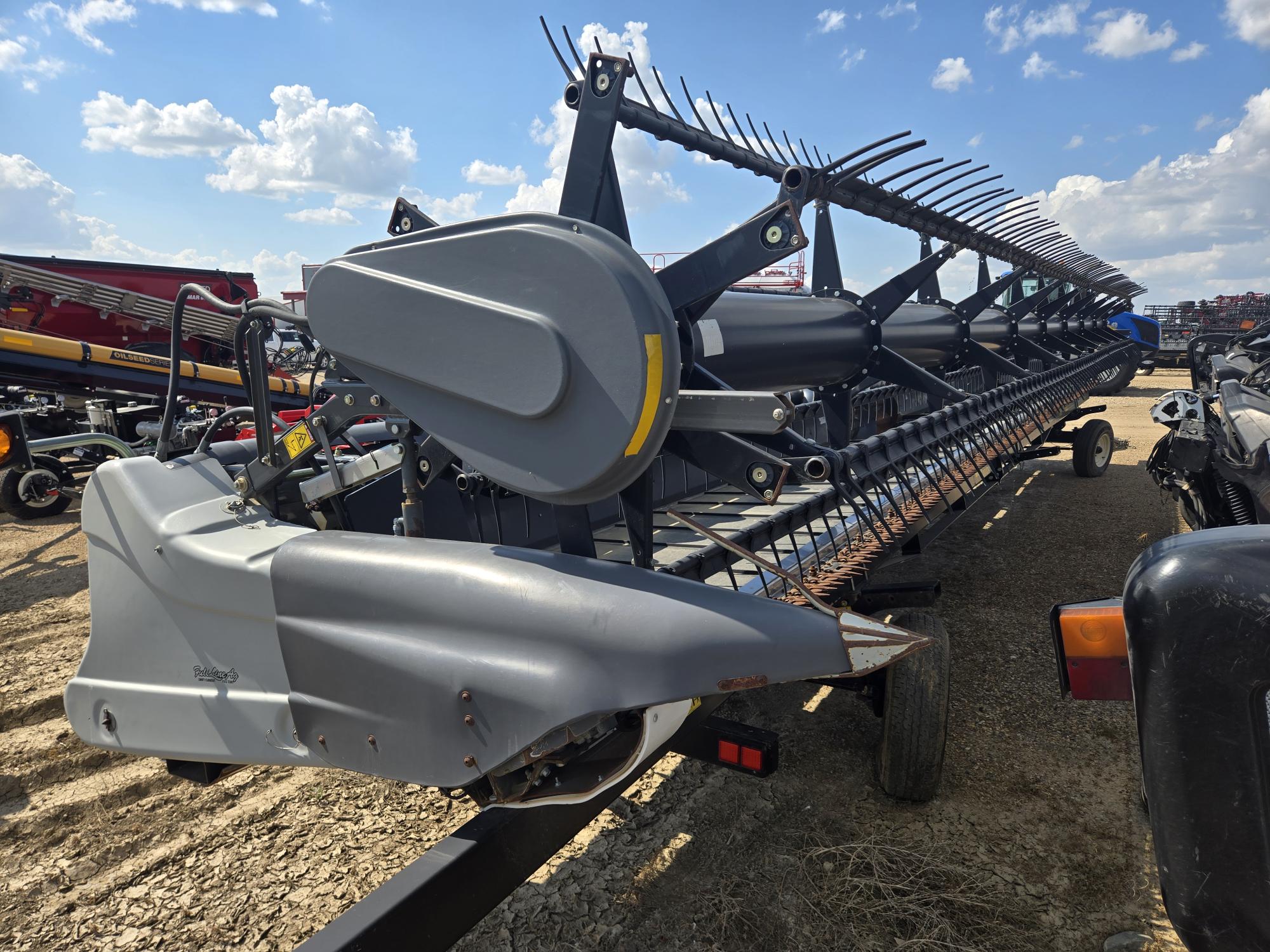 2013 Massey Ferguson 9250-40 Header Combine